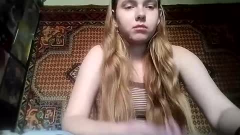 kikibang_ online show from October 14, 2025, 8:26 am