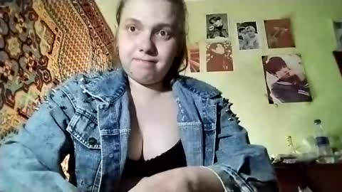 kikibang_ online show from May 8, 2026, 6:35 pm