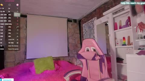 Snapshot of kikilepetite chatting on December 9, 2024, 6:35 pm kiki online show from December 9, 2024, 6:35 pm