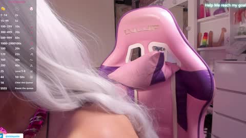 Snapshot of kikilepetite chatting on January 8, 2025, 12:28 am kiki online show from January 8, 2025, 12:28 am