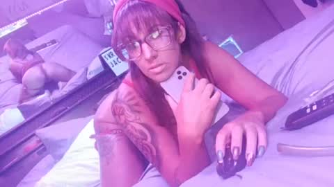 kikilovespartylights online show from September 14, 2025, 9:30 am