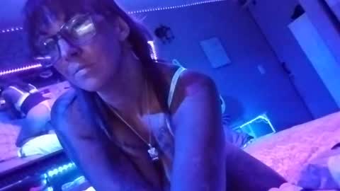 kikilovespartylights online show from September 17, 2025, 9:44 am