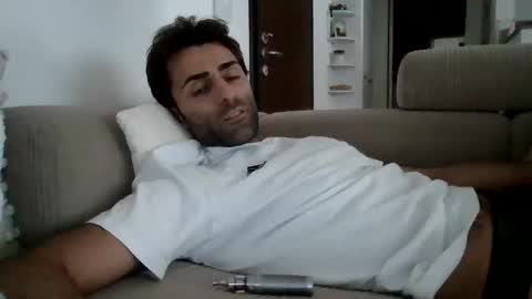 kikkus01 online show from November 13, 2025, 1:21 pm