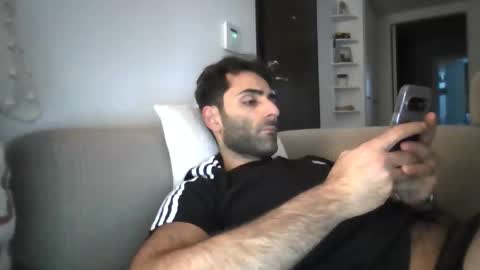 kikkus01 online show from November 22, 2025, 3:33 pm