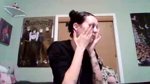 Kat 3 online show from November 24, 2025, 4:45 am