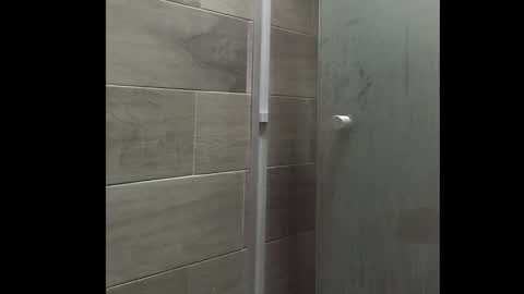 Snapshot of killandpussy chatting on February 17, 2025, 8:19 am Jonnybigcock online show from February 17, 2025, 8:19 am