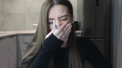 EvaAnna online show from December 19, 2024, 12:24 am