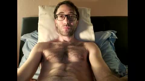 Snapshot of killua1993 chatting on November 18, 2025, 4:28 am kingstoned online show from November 18, 2025, 4:28 am