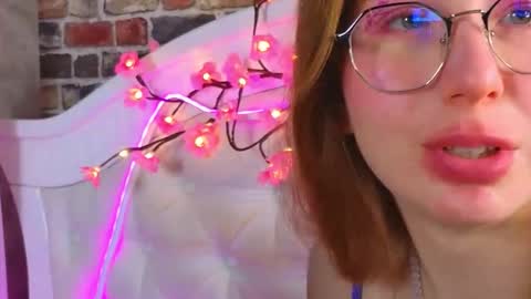 CatherineBarkJamieWallace online show from December 18, 2025, 8:26 pm