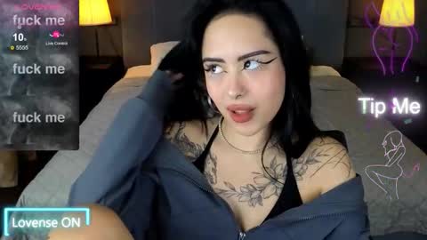 Kim online show from December 5, 2025, 8:27 pm