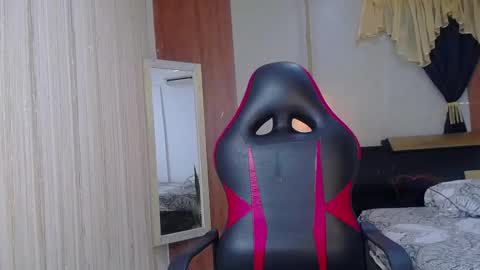 KIM online show from November 8, 2025, 7:56 pm