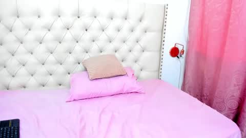 kim_eli online show from December 30, 2024, 7:53 pm