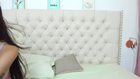 kim_eli online show from January 11, 2025, 7:27 pm