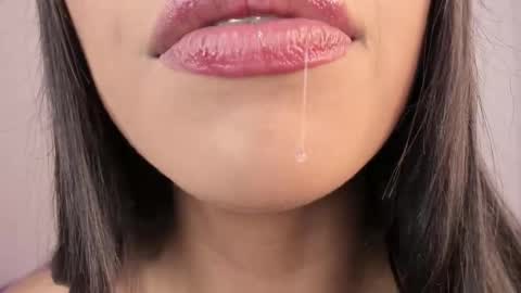 kim_mouth17 online show from November 29, 2025, 8:34 pm