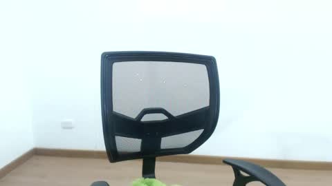 Snapshot of kim_naomyy chatting on December 18, 2024, 1:05 am Kim Naomy online show from December 18, 2024, 1:05 am