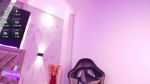 Kim  online show from May 6, 2026, 8:25 pm