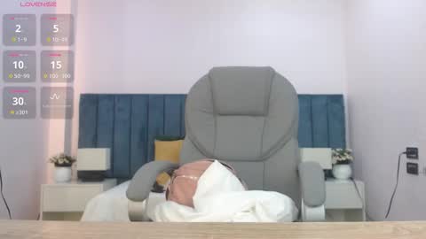 kimara lion online show from November 12, 2025, 3:07 am