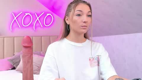 kimberlly_smith online show from October 9, 2025, 1:47 am