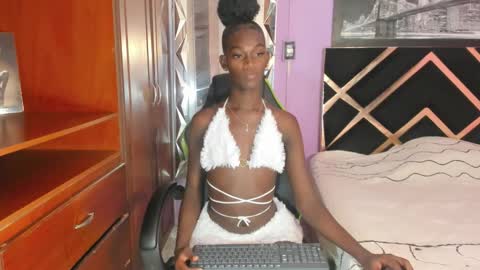 Snapshot of kimberly_ebonny chatting on October 24, 2025, 2:13 pm kimberly_ebonny online show from October 24, 2025, 2:13 pm