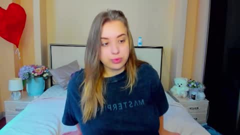 Snapshot of kimberly_mmm chatting on October 12, 2025, 7:07 am kimberly_mmm online show from October 12, 2025, 7:07 am