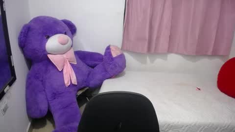 Kim online show from November 26, 2025, 10:49 am