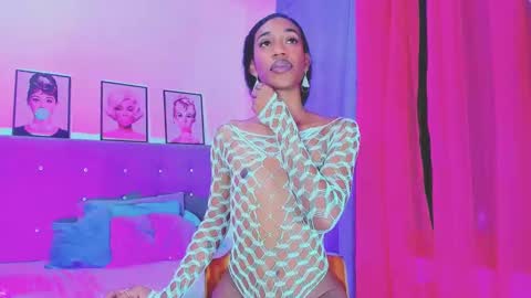 Snapshot of kimberly_thompsom chatting on December 21, 2024, 5:36 am Your Queen KIM online show from December 21, 2024, 5:36 am