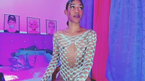 Snapshot of kimberly_thompsom chatting on January 6, 2025, 4:44 pm Your Queen KIM online show from January 6, 2025, 4:44 pm