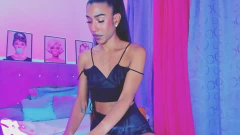 Snapshot of kimberly_thompsom chatting on January 8, 2025, 12:06 am Your Queen KIM online show from January 8, 2025, 12:06 am