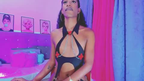 Snapshot of kimberly_thompsom chatting on January 22, 2025, 5:59 am Your Queen KIM online show from January 22, 2025, 5:59 am