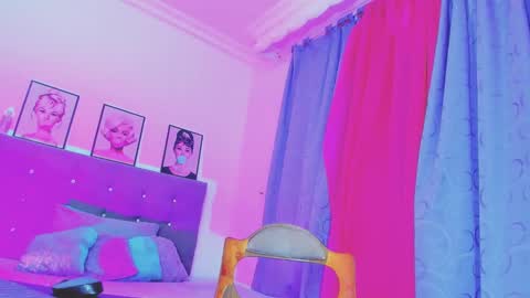 Snapshot of kimberly_thompsom chatting on February 8, 2025, 11:55 am Your Queen KIM online show from February 8, 2025, 11:55 am