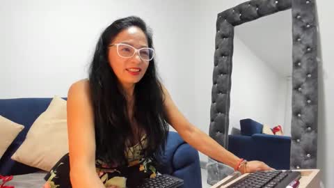 Snapshot of kimberlybirdhot chatting on May 3, 2026, 12:49 am Kimberly online show from May 3, 2026, 12:49 am