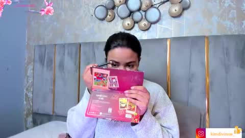  KIM  online show from October 12, 2025, 3:27 am