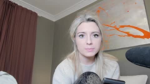 Wolfs Girl online show from December 29, 2024, 8:58 pm