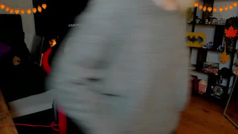 Wolfs Girl online show from October 29, 2025, 8:32 pm