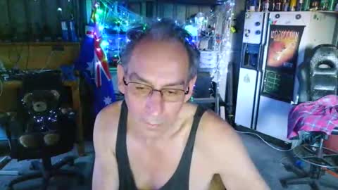 kimintheshed online show from December 5, 2025, 11:08 am