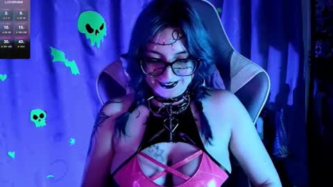   online show from December 15, 2025, 2:32 pm