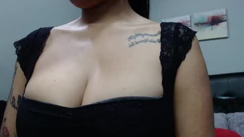 kim  online show from January 21, 2025, 2:00 am