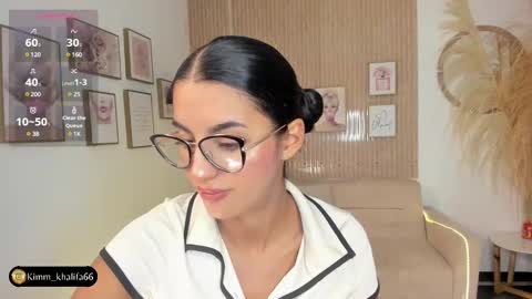 Kim  online show from February 11, 2025, 12:59 am