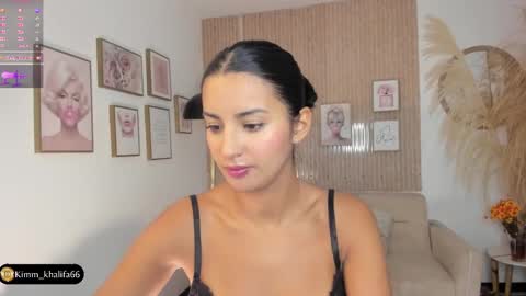 Kim  online show from February 28, 2025, 3:48 pm