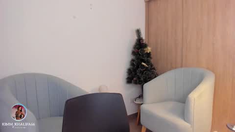 Kim  online show from December 1, 2025, 10:15 pm