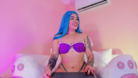 Kim  online show from November 21, 2025, 8:29 pm