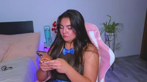 Snapshot of kimmie_dollxo chatting on June 7, 2026, 12:04 am kimmie_dollxo online show from June 7, 2026, 12:04 am