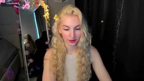 kimmy1_powell online show from April 14, 2026, 2:50 am