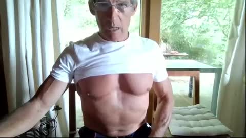 kimonoblues online show from July 19, 2026, 1:26 pm