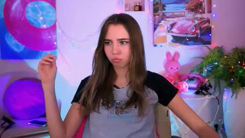 kimporins online show from December 19, 2025, 2:35 pm