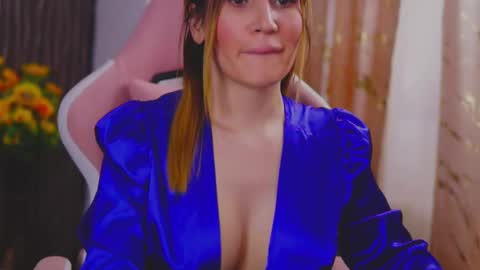 KimSkye online show from February 21, 2025, 7:12 am