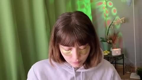 kina_ka online show from November 10, 2025, 9:36 pm