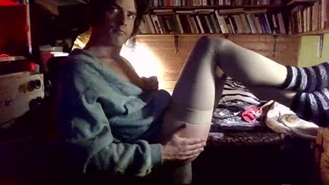 Snapshot of kindhate01 chatting on February 9, 2026, 7:29 pm kindhate01 online show from February 9, 2026, 7:29 pm