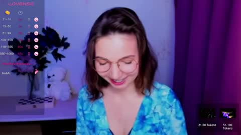 Hazel online show from April 18, 2026, 7:07 pm