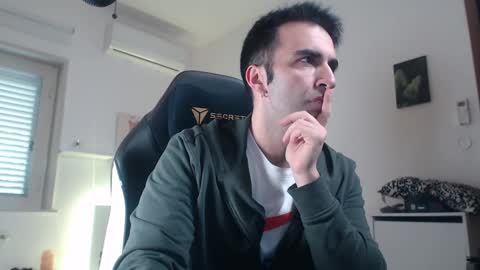 Snapshot of king7045 chatting on March 11, 2025, 9:34 am king7045 online show from March 11, 2025, 9:34 am